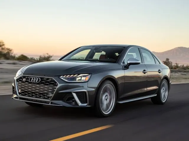 Audi A4 - фото 1