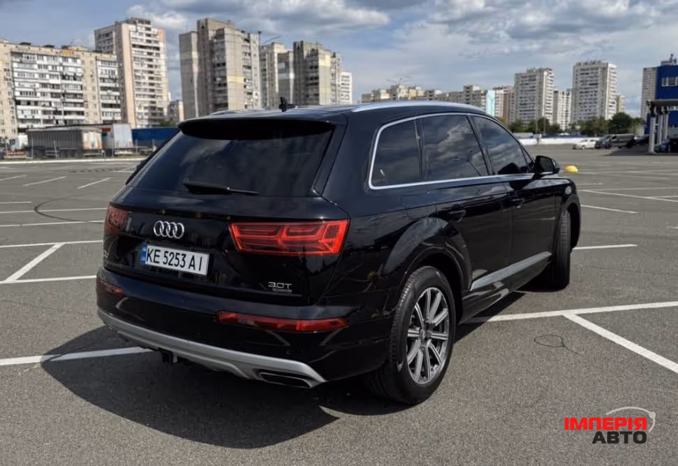 Audi Q7 - фото 15