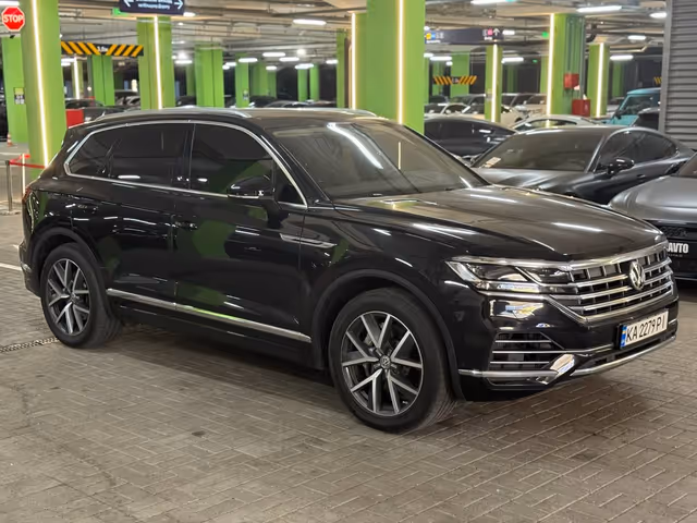 Audi Q7 - фото 1
