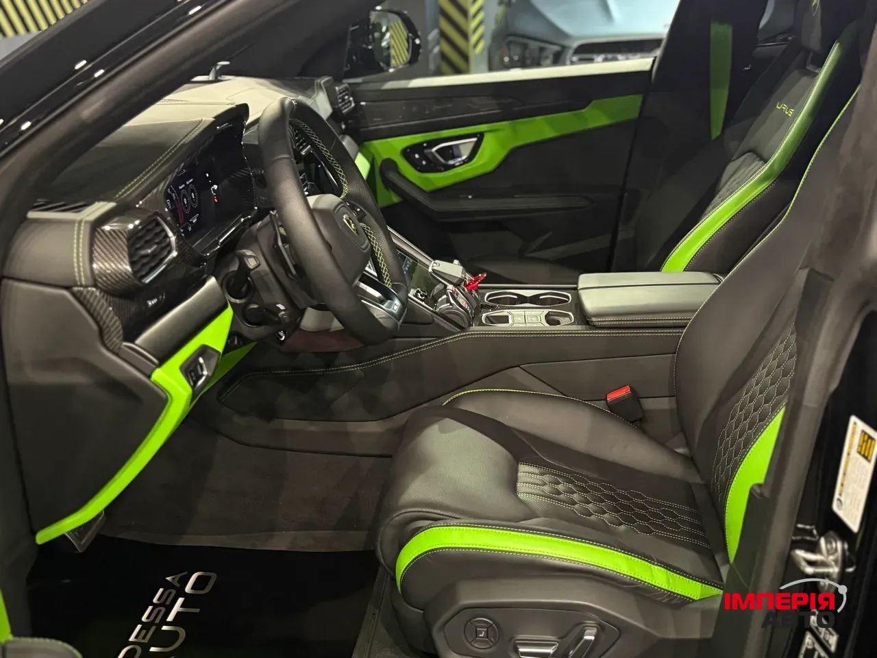 Lamborghini Urus - фото 14
