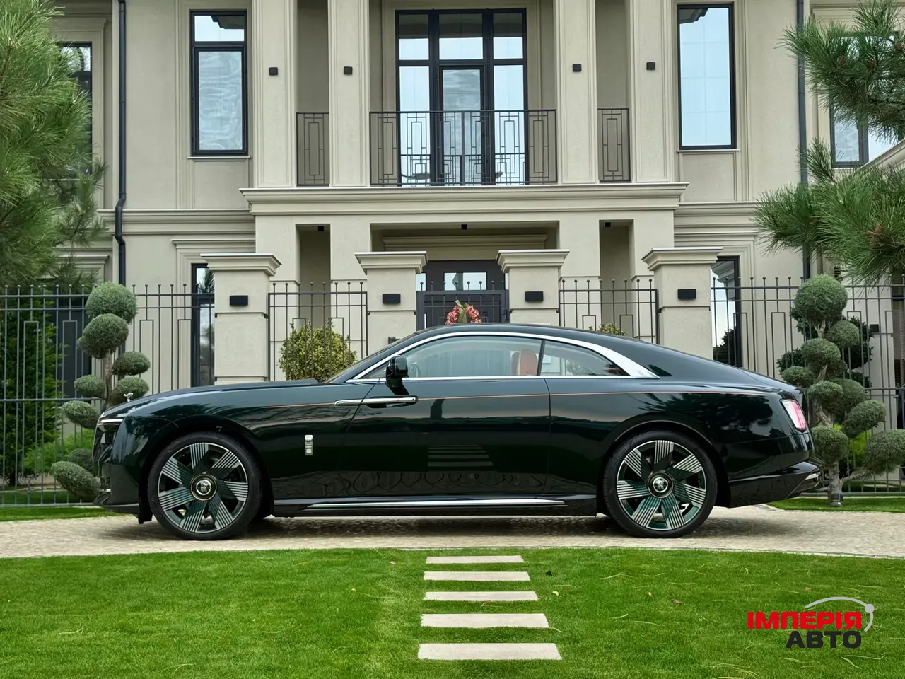 Rolls-Royce Spectre - фото 5