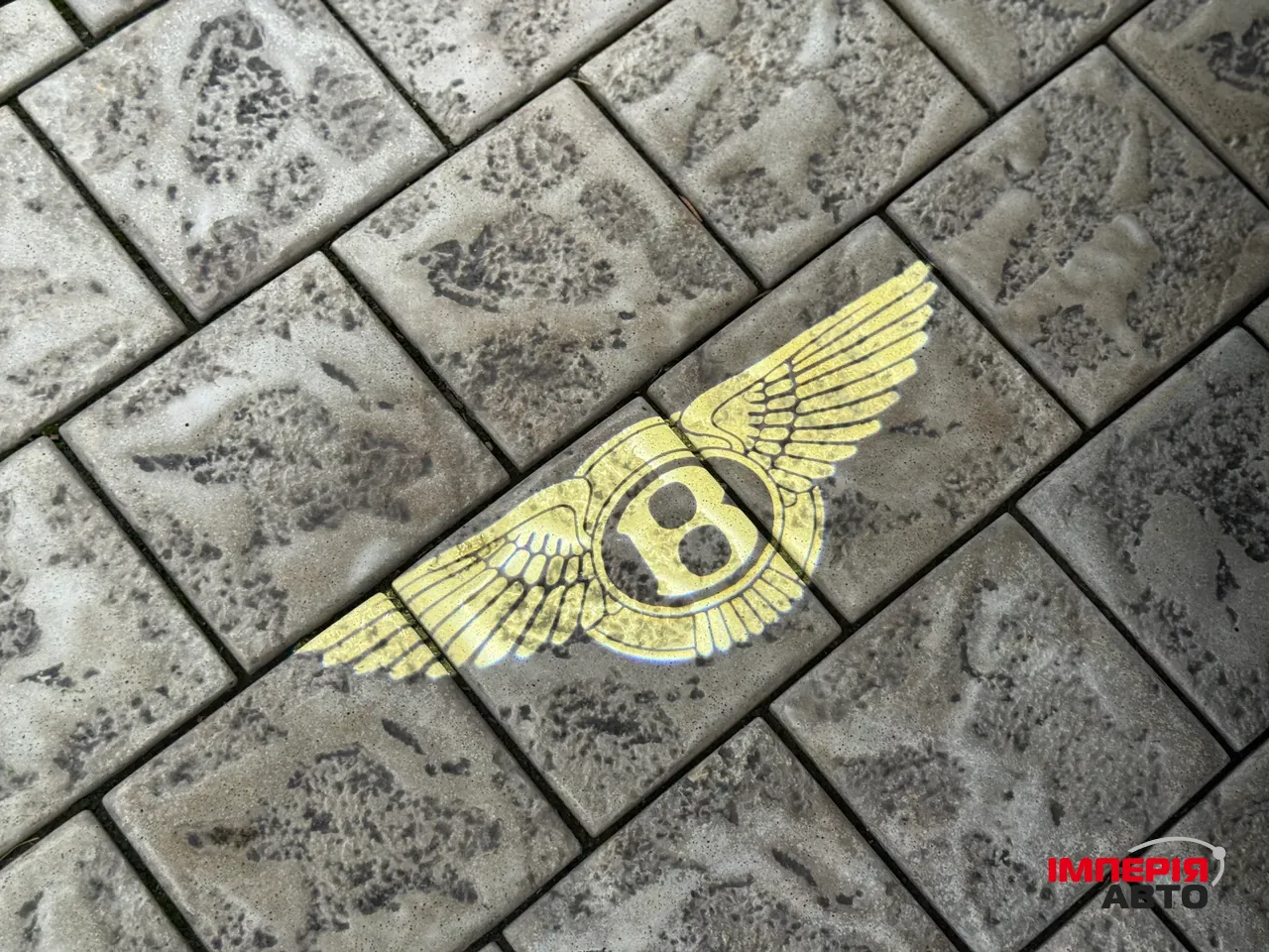 Bentley Bentayga - фото 48
