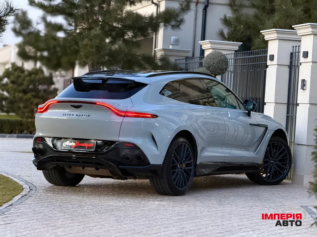 Aston Martin DBX - фото 19