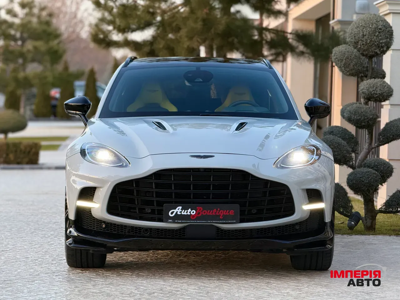 Aston Martin DBX - фото 2