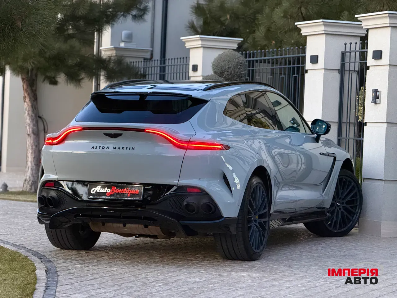 Aston Martin DBX - фото 18