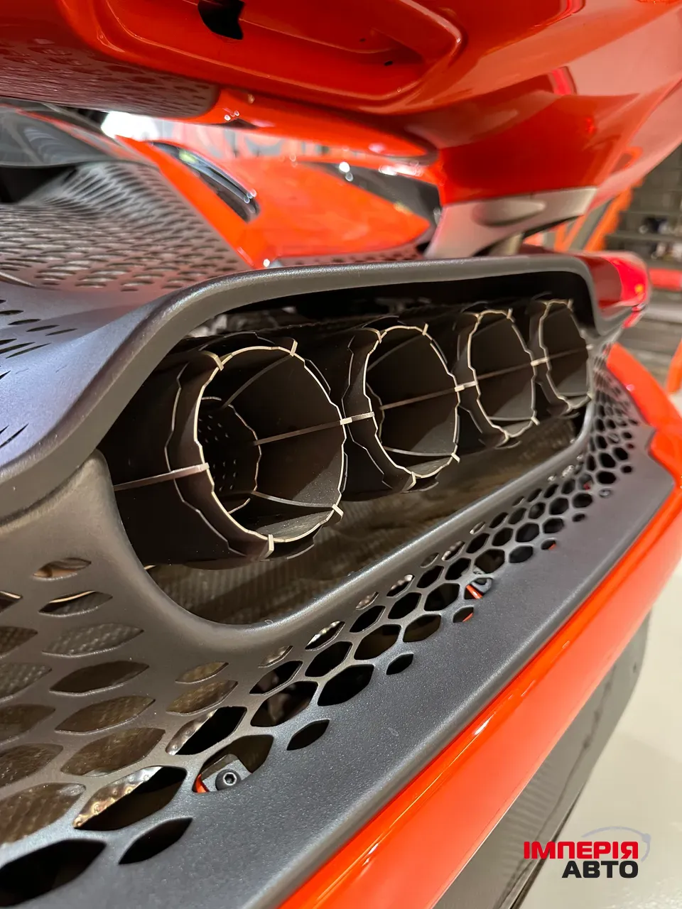 McLaren 765LT - фото 3