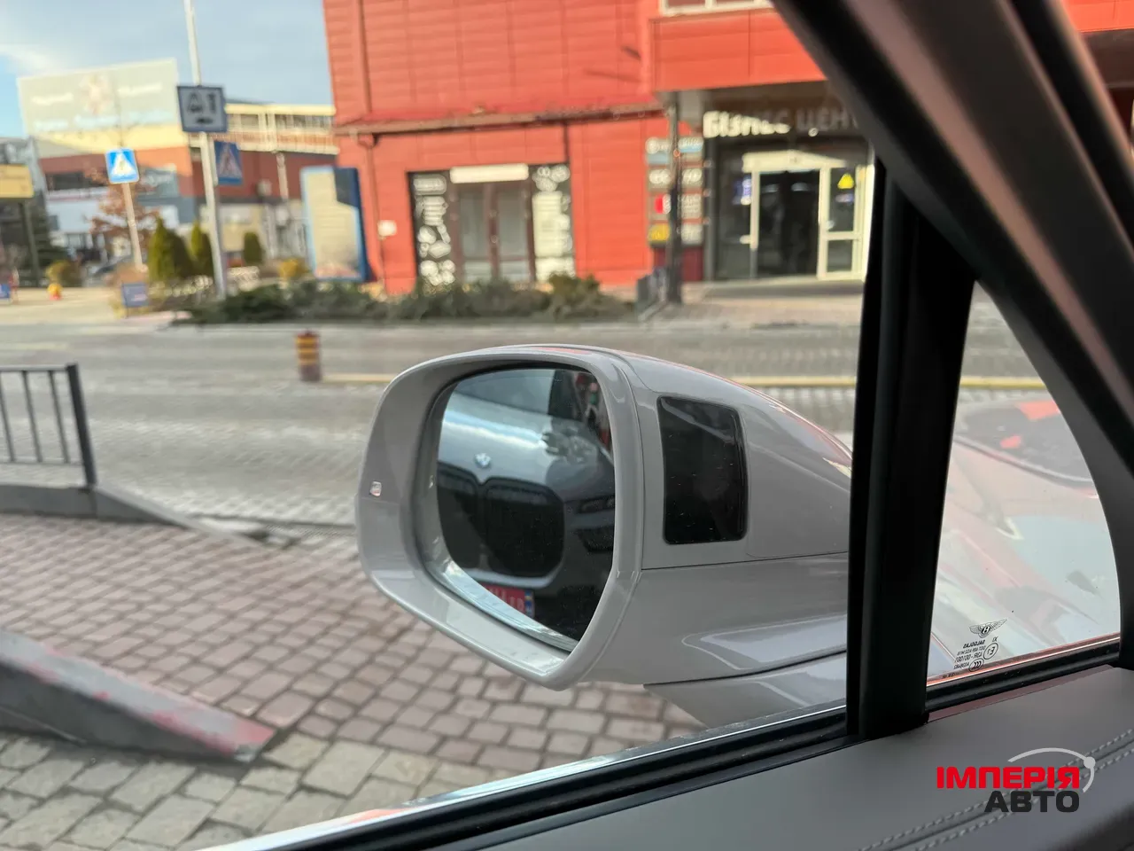 Bentley Bentayga - фото 15
