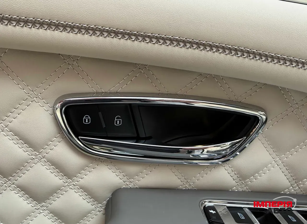Bentley Bentayga - фото 16