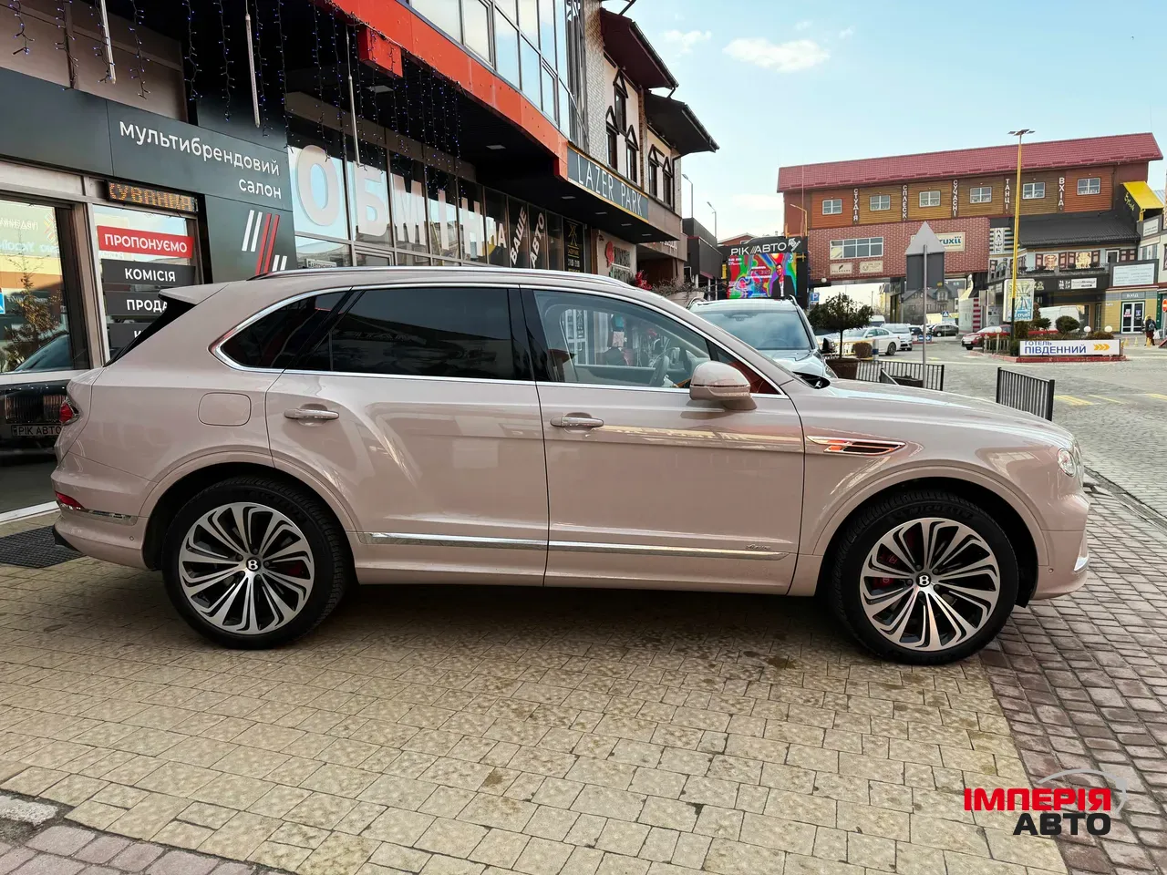 Bentley Bentayga - фото 6